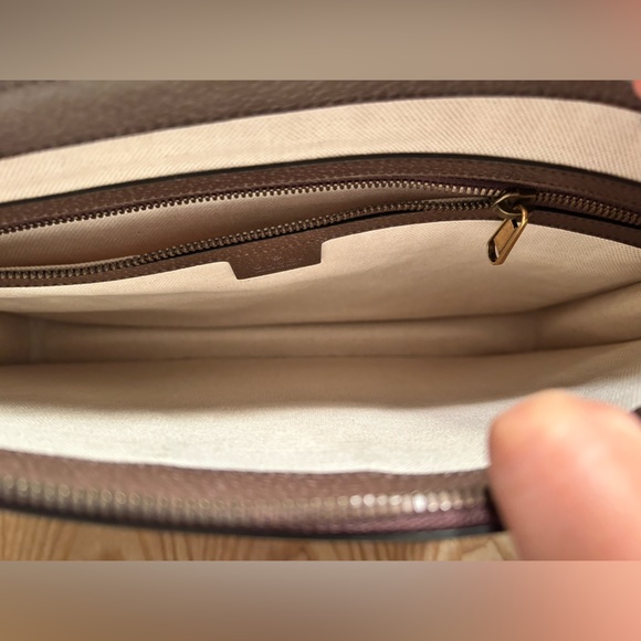 EUC Gucci Supreme Chevron Large Pouch - Picture 3 of 6